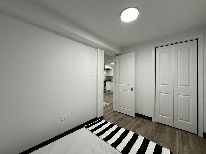 Building Photo - 1634 N Whipple St