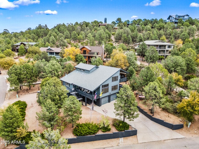 Building Photo - 1207 N Arrowhead Dr