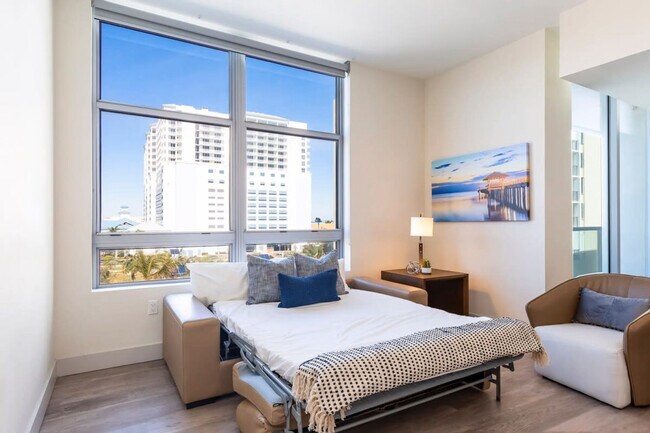 Building Photo - 777 N Ocean Dr