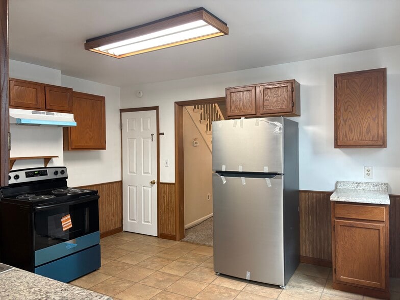 Building Photo - 23 Saint David St