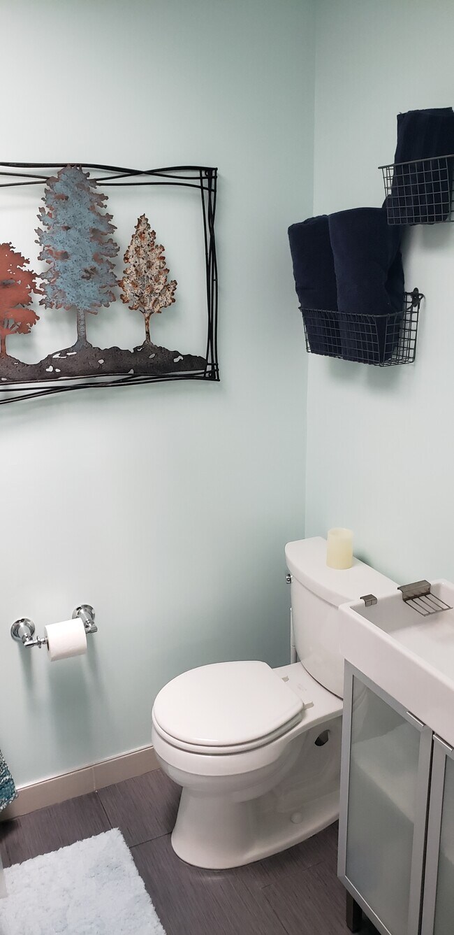 Building Photo - 278 Valley View Road