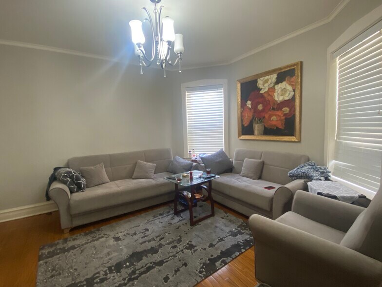 Building Photo - 4956 W Nelson St