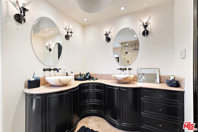 Building Photo - 458 Flores St