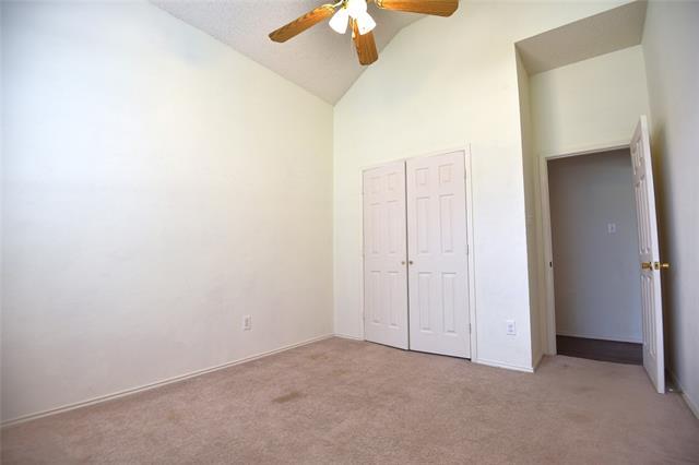 Building Photo - 9700 Summer Dr