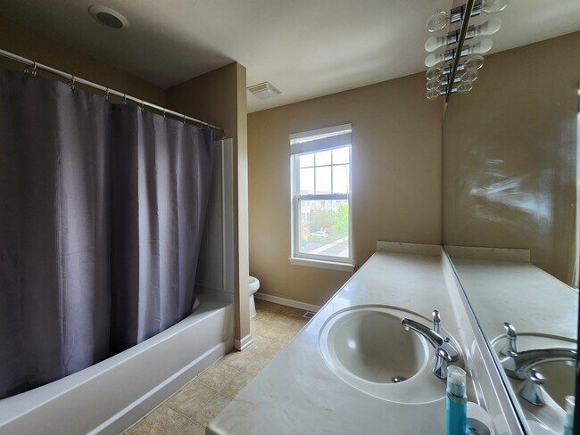 Building Photo - 3383 Kentshire Cir