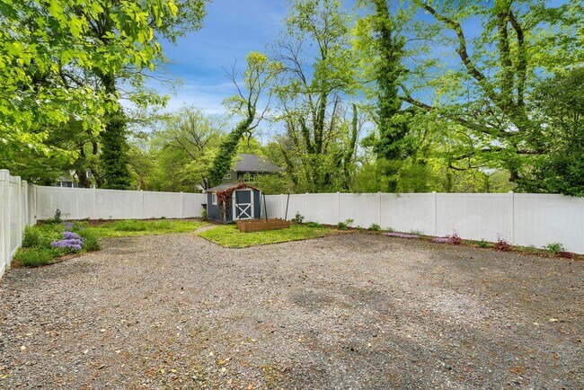 Building Photo - Beautifully Updated 3 Bedroom, 2 Bathroom Home in Prime Durham Location – Move-In Ready!