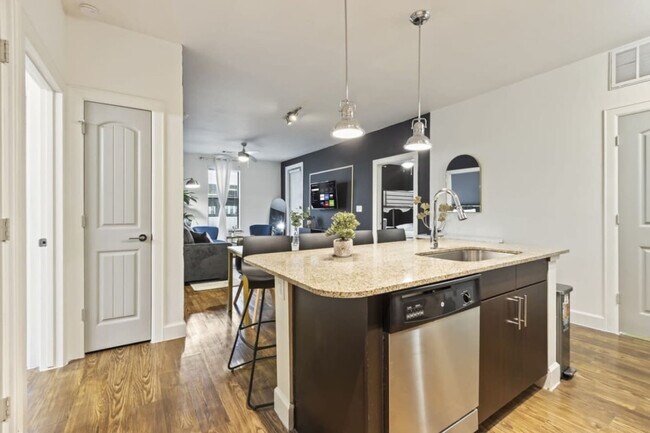 Building Photo - 5725 Town and Country Blvd