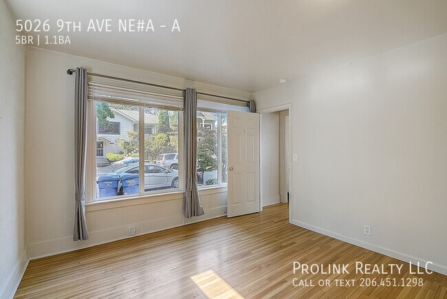 Building Photo - 5026 9th Ave NE