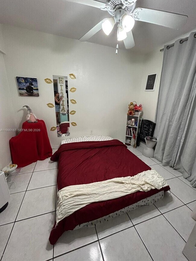 Building Photo - 11 SW 32nd Ave