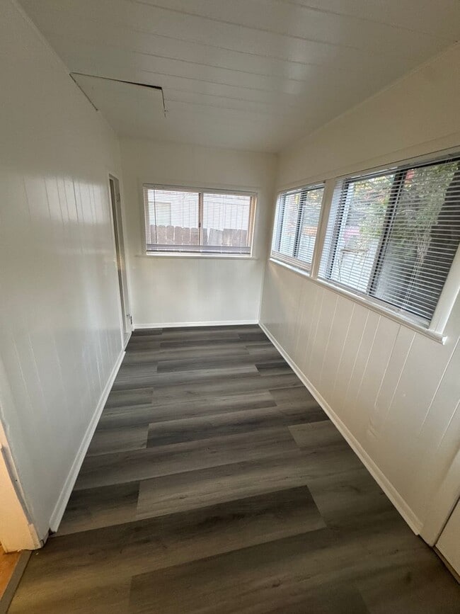 Building Photo - Cozy 1 bedroom cabin house