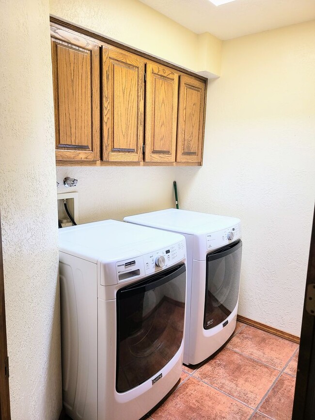 Building Photo - BEAUTIFUL HOME IN A PRIME LOCATION | Showings Coming soon!