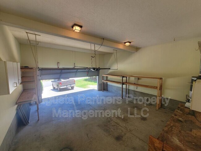 Building Photo - 3719 El Cordero Ranch Springs Rd