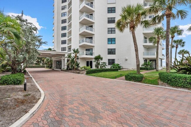 Primary Photo - 1000 Longboat Club Rd