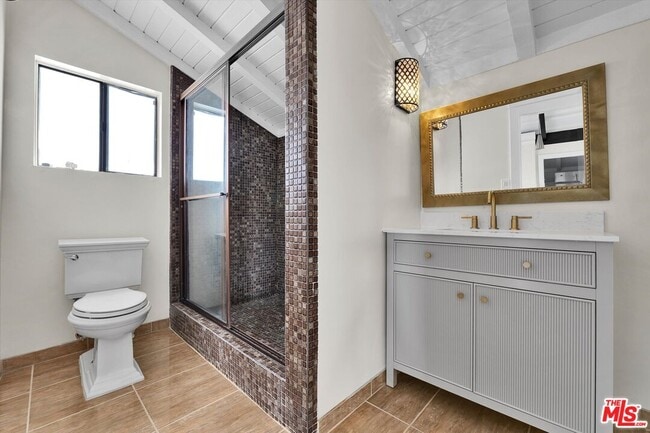 Building Photo - 1713 Queens Ct