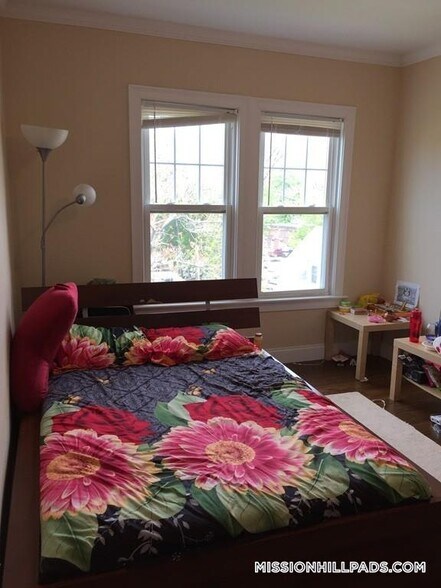 Building Photo - 2975 Washington St