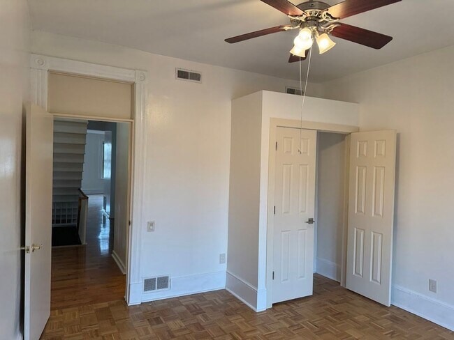 Building Photo - 5429 Howe St