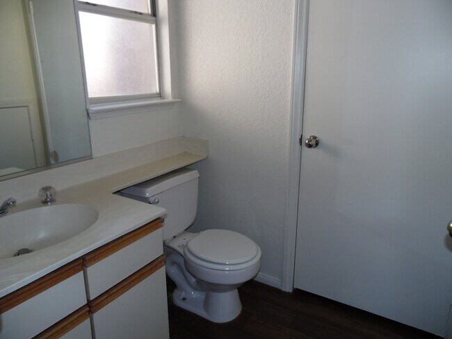 Building Photo - East - Townhome located in Gated Community
