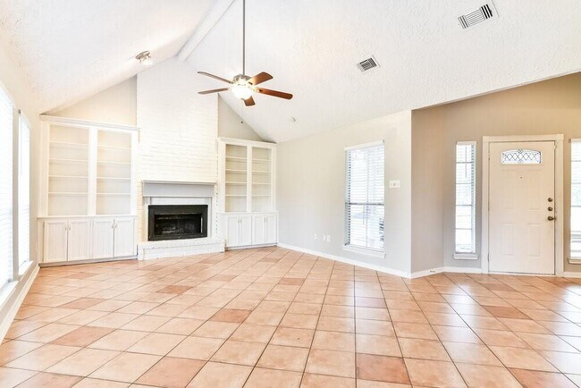 Building Photo - 9811 Churchill Way Dr