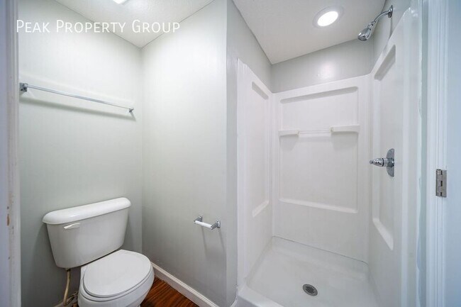 Building Photo - 250 Chittenden Ave