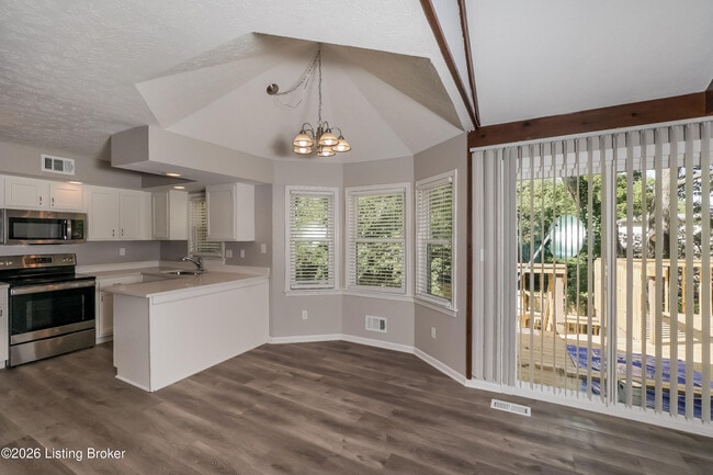 Building Photo - 9000 Willowwood Way