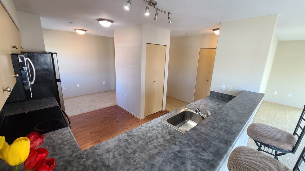 Open Concept Kitchen - 2824 Grand Ave