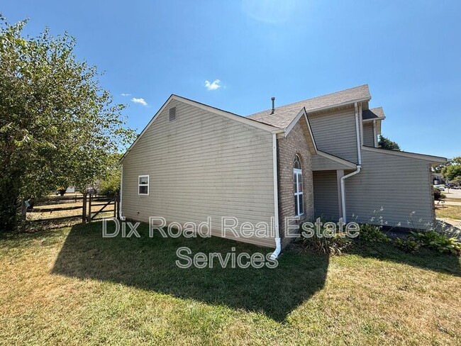 Building Photo - 590 Pine Hill Pl