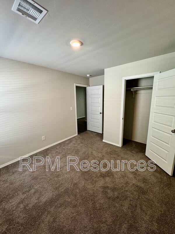 Building Photo - 12013 SW 31st St