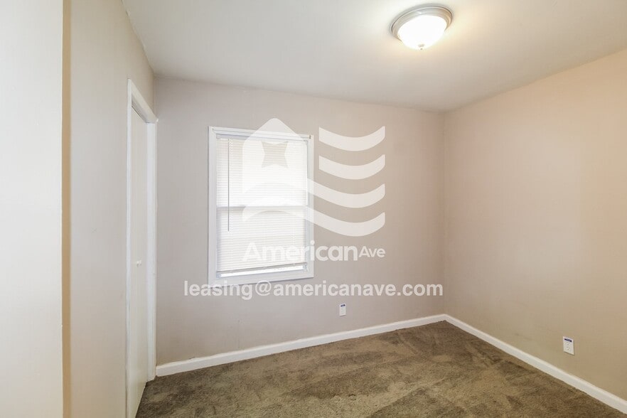 Building Photo - 2423 Adger Rd