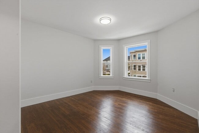 Building Photo - 18 Ronan St