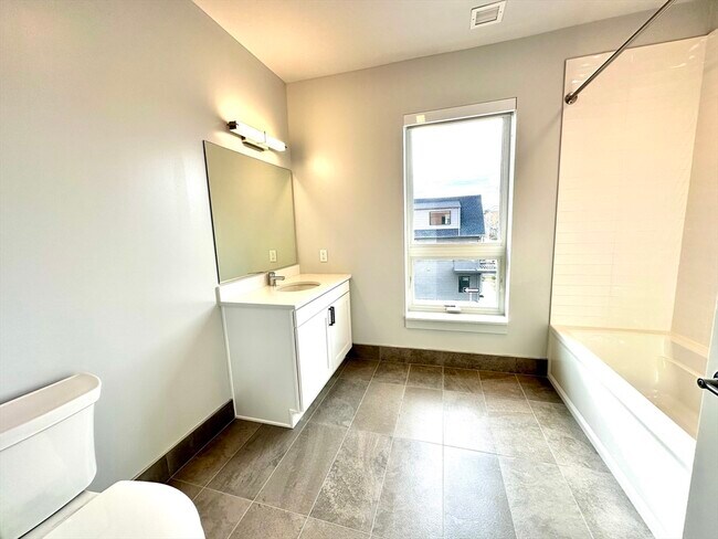 Building Photo - 45 E Central St