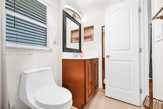 Building Photo - 2528 SW Natura Blvd