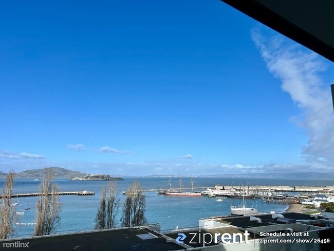 Building Photo - 1 br, 1 bath Condo - 1050 North Point Stre...