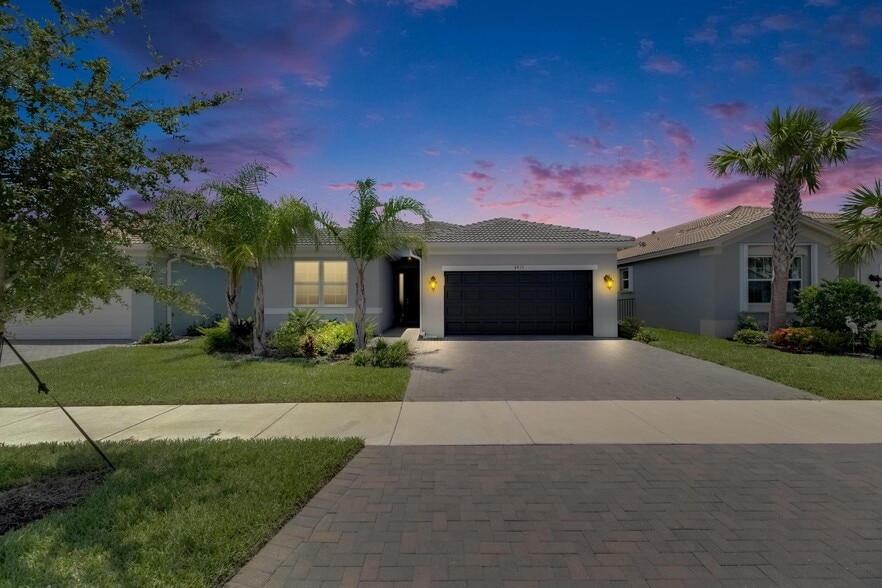 Building Photo - 4915 Sienna Isles Ave