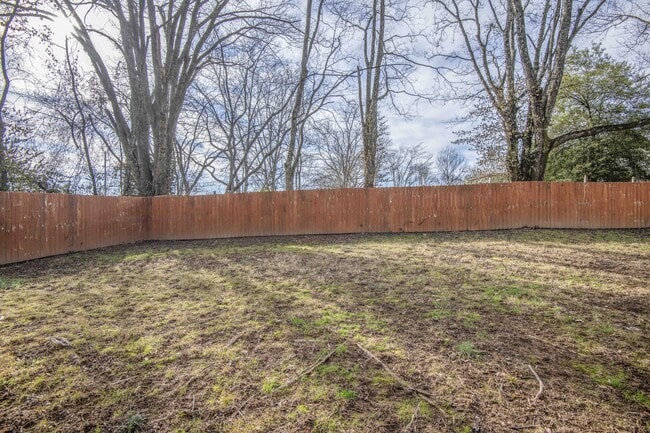 Building Photo - 1148 Baker Ave