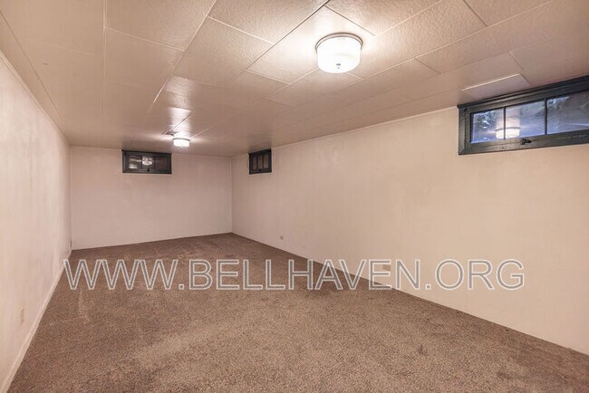 Building Photo - 5524 W Randolph Dr