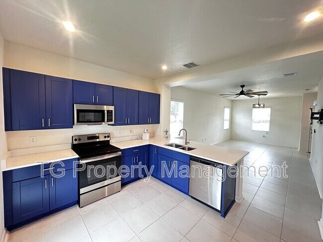 Primary Photo - 379 Annies Pl