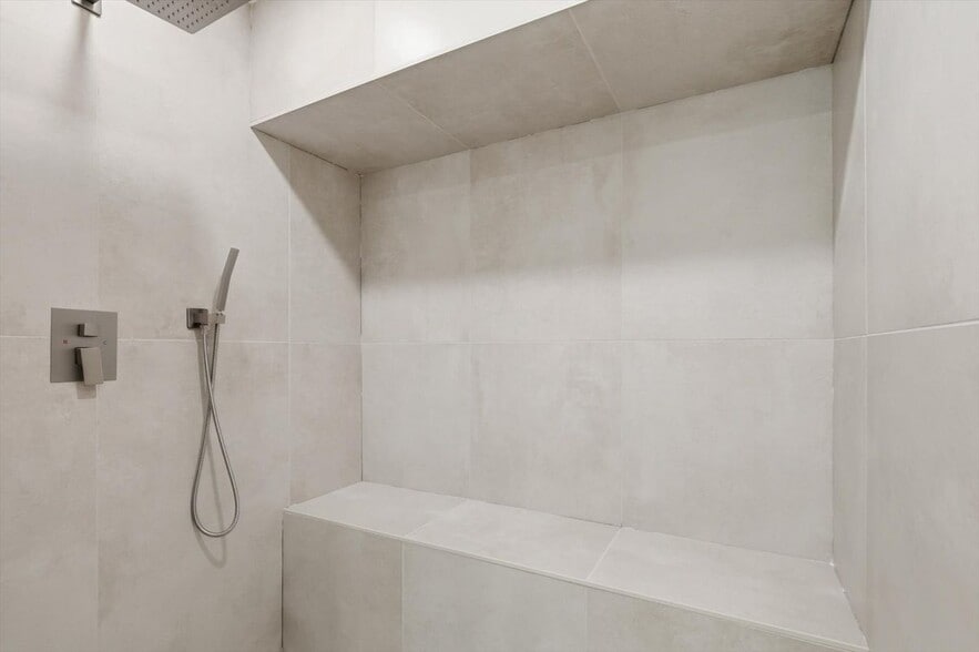 Building Photo - 4816 Amesbury Dr