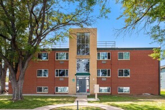 Building Photo - 2187 S Depew St