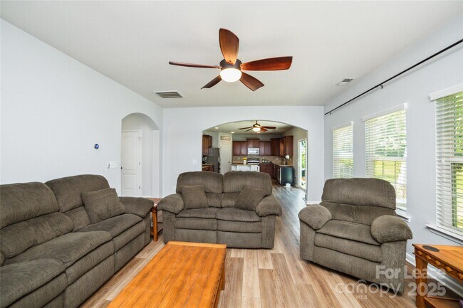Building Photo - 4901 Annelise Dr