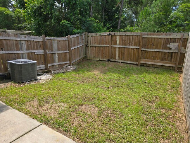 Building Photo - Charming 3-Bedroom Home with Community Poo...
