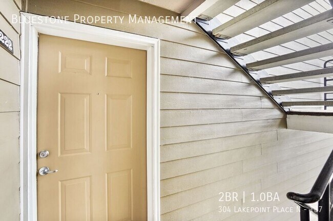 Building Photo - 304 Lakepoint Pl N