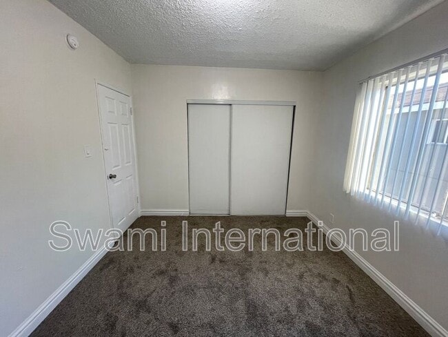 Building Photo - 10970 S Figueroa St