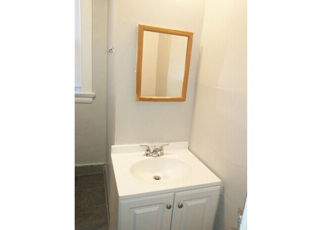 Building Photo - 3238 Bishop St