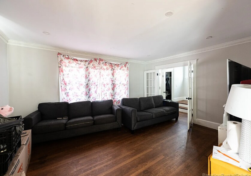 Building Photo - 224 Faneuil St