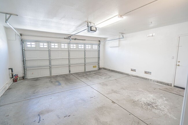 Building Photo - Charming 4-Bedroom Single-Story Home in Lancaster!