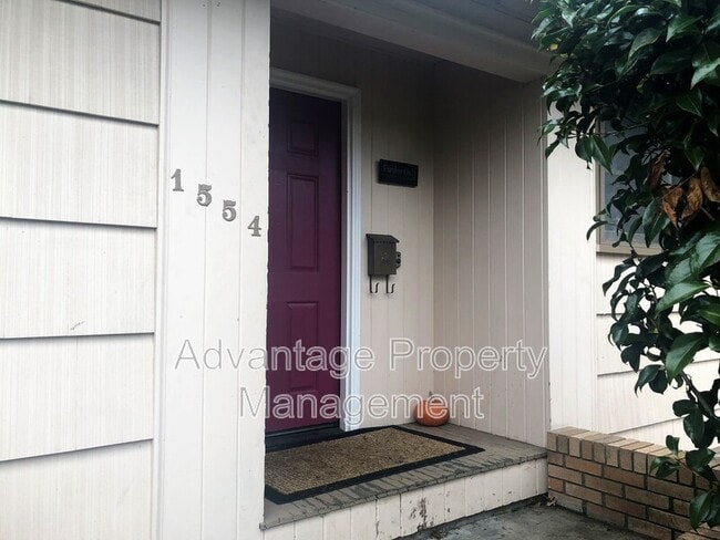 Building Photo - 1554 NW 29th St