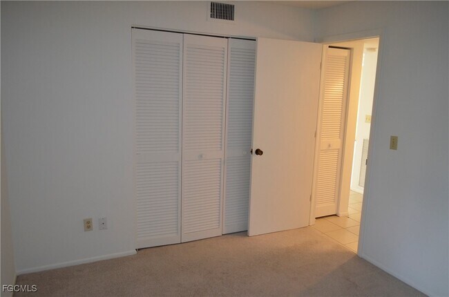 Building Photo - 4009 SE 11th Pl