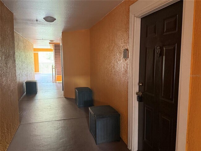 Building Photo - 5467 Vineland Rd