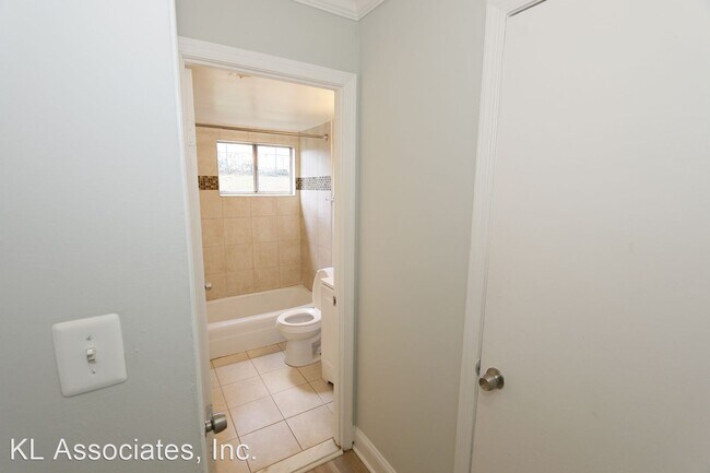 Building Photo - 1 br, 1 bath House - 7529 Riverdale Road  ...