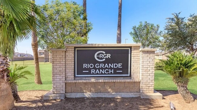 Building Photo - 409 Riverhill Loop